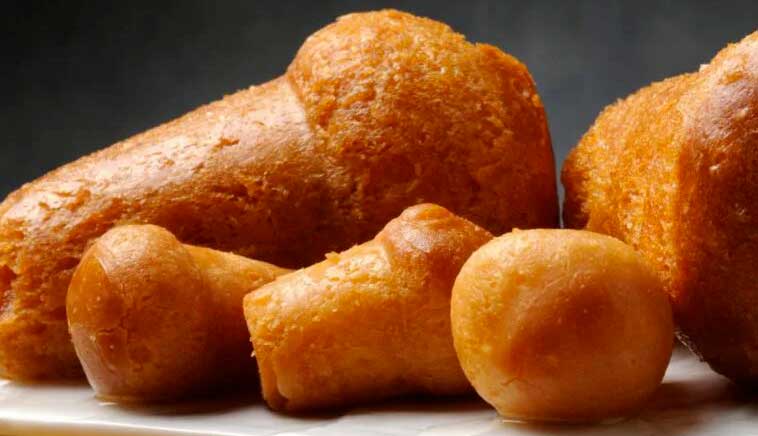 Babà Tradizionale: Un Dolce Iconico dell’Antica Pasticceria Carraturo